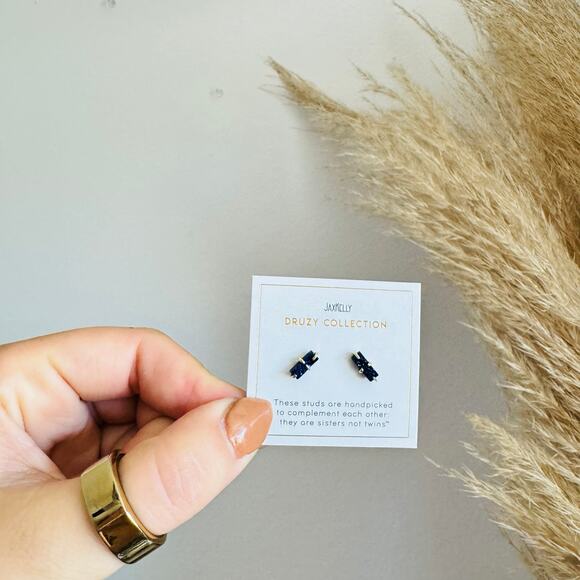 NEW ANTHROPOLOGIE JaxKelly 18kt Gold Navy Blue Druzy Stone Gemstone Bar Earring - Picture 8 of 8